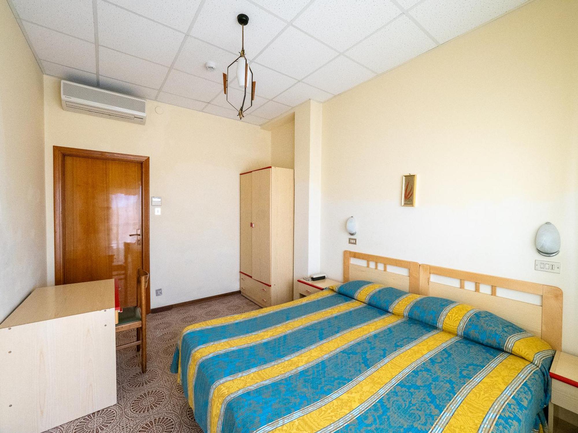 Hotel Blurelda Silvi Marina Exteriör bild